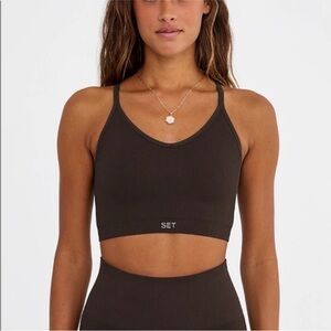 Set Active Y Top in Slat Grey. Size M.